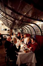 På Skovshoved Hotel er der blandt andet Foie Gras, skank og syltede figner på kortet. Den og andre franske klassikere klarer luksusbistroen ganske godt. Foto: Jacob Ehrbahn 