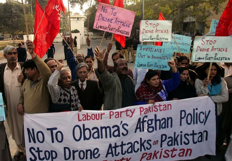 De amerikanske droneangreb er øget i Pakistan efter et angreb på en CIA-base i Afghanistan 30. december. 