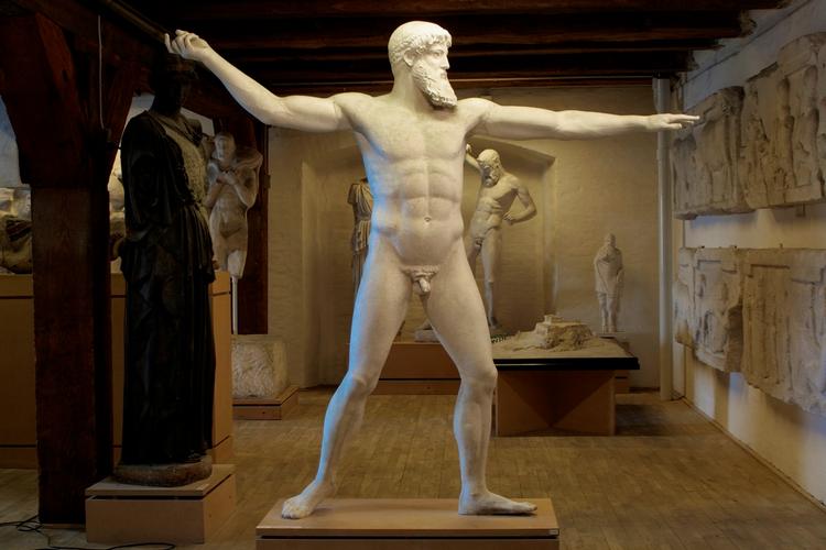 Statens Museum for Kunst har i det seneste år valgt at sætte ny fokus på gipsafstøbningerne i Vestindisk Pakhus. Her er det Poseidon. Foto: SMK-foto. 