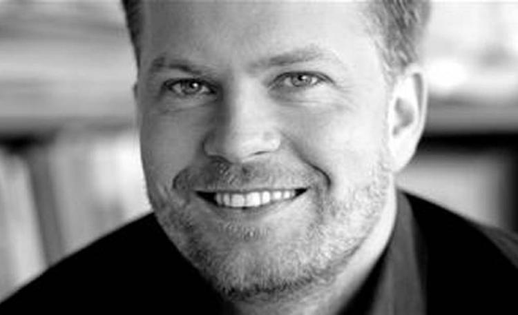 Vinder. Jesper Tynell reagerede roligt, da han fik at vide,. at han havde vundet årets Cavlingpris. »Vi spiste videre«, fortæller han. 