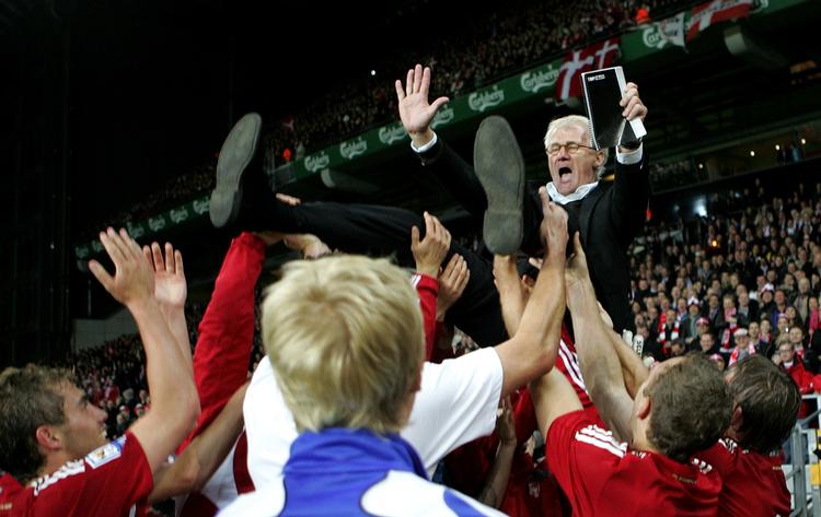 Forlængelse. Morten Olsen tager endnu en tjans i spidsen for det danske fodboldlandshold i fodbold. Arkivfoto. 