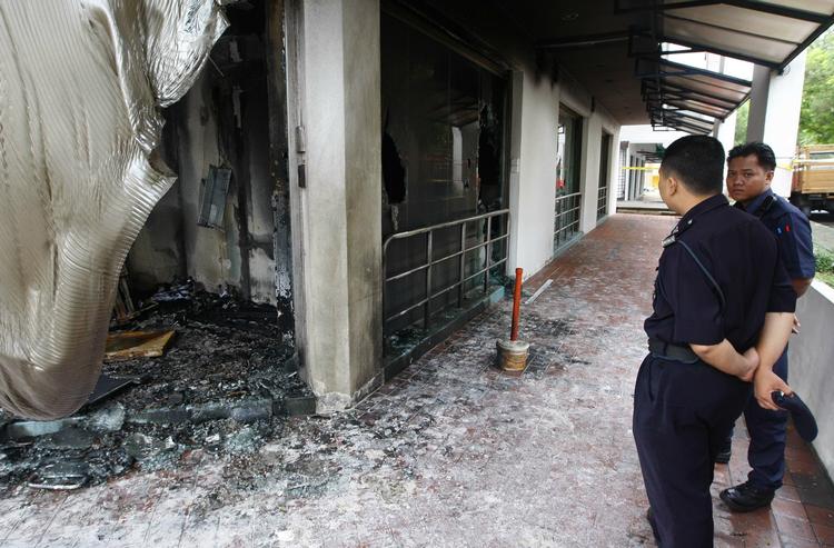VREDE. En religiøs strid i Malaysia har nu ført til angreb på fire kirker i landet. Dette er et billede af en kirke der blev brændt af i går. 