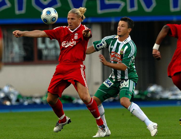 Videre. Andrej Voronin (til venstre) kom til Liverpool fra tyske Bayer Leverkusen i 2007, men fik aldrig den store succes på Anfield. 