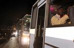 Evakuering. Over 1.000 afrfikanske indvandrere måtte køres ud i går og i dag. 