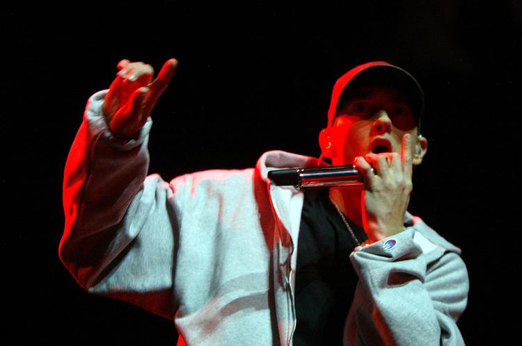 Vil 2010 være året, hvor Eminem vender tilbage som koncert-kunstner? Man har lov at håbe. 