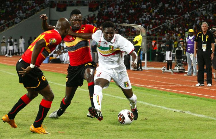 comeback. Kampen mellem Angola og Mali udviklede sig helt vanvittigt. Typisk afrikansk, mener Angolas træner. 