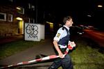 Kugleregn. Politimand i gang med afspærre gerningsstedet efter nedskydningen af 19-årige Osman ' Nuri' Dogan i Tingbjerg i august 2008. Drabet spiller en central rolle i den verserende bandekrig. (arkivfoto) 