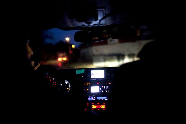 FOKUS. Ekko Bravo 21 med betjentene Martin og Ole holder øje med Hells Angels-rockerborgen på Lindgreens Allé på Amager. Politiet frygter en ' bytter' - et angreb på banderne - efter to skyderier sidst i oktober rettet mod to fremtrædende rockere. 