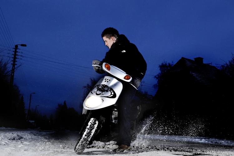 16-year-old Lars Gordon Madsen is one of those who would like to increase his speed from the permitted 30 kph. 