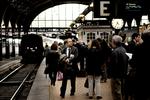 Prisstigning. De ordinære billetter og klippekort stiger hos DSB, som til gengæld lover, at der bliver flere orange billetter til rådighed. Arkiv 