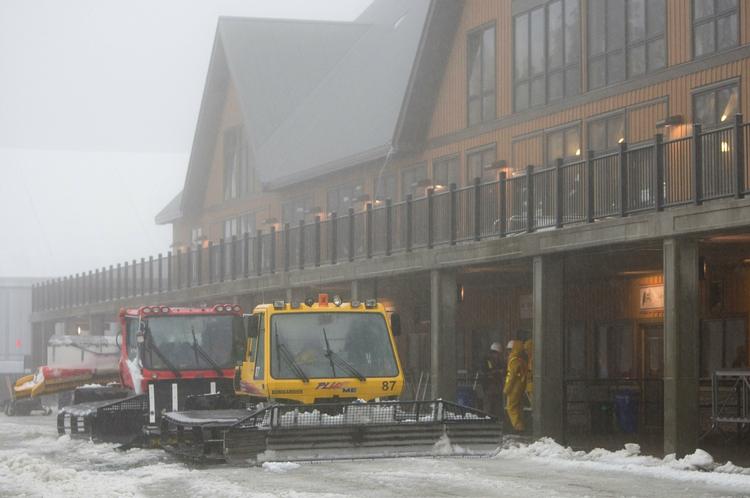 stilstand. Sneplovene har ikke været på arbejde i et stykke tid omkring Cypress Mountain, hvor en del af konkurrencerne til vinter-OL skal afholdes. 