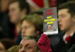 Fankritik. George Gillett og Tom Hicks Sr. har været i modvind blandt klubbens fans, siden de købte klubben i 2007. Nu lover Hicks store indkøb. Arkivfoto. 