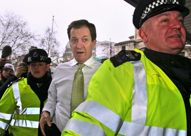 Irak-sagen. Alastair Campbell, i midten, ankommer til dagens høring. 