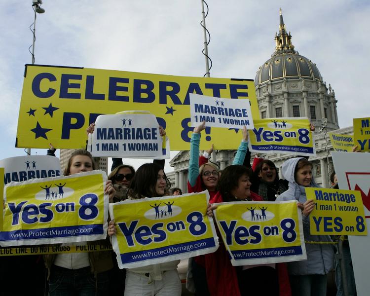 Opgør. Modstandere af lige ægteskabsrettigheder for homoseksuelle er i front for tiden. Billedet er fra San Francisco. 