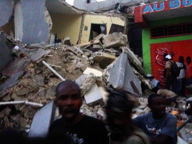 Katastrofe. Alt er lige nu kaos i Haiti. Her en situation fra hovedstaden Port-au-Prince. 