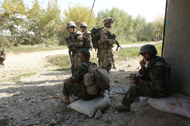 Skateboards og mudderbrydning er en del af forsvarets nyeste hvervekampagne. De unge strømmer til forsvaret. Men krigen i Afghanistan er særdeles virkelig. Arkivfoto. 