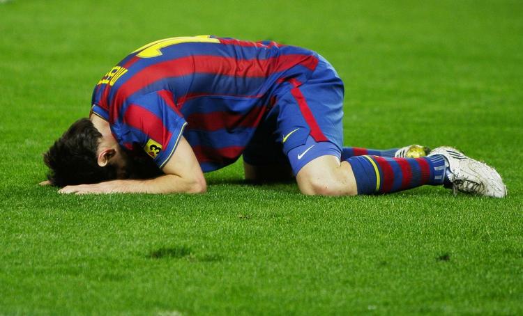 ØV. Lionel Messi ærgrer sig efter pokalexitten mod Sevilla. 