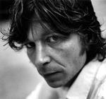 Hyldet. Den norske forfatter er mit i sit livs projekt. Anmelderne har hyldet værket, mens forfatter Jan Kjærstad kritiserer dem for at være naive. Foto: PR 