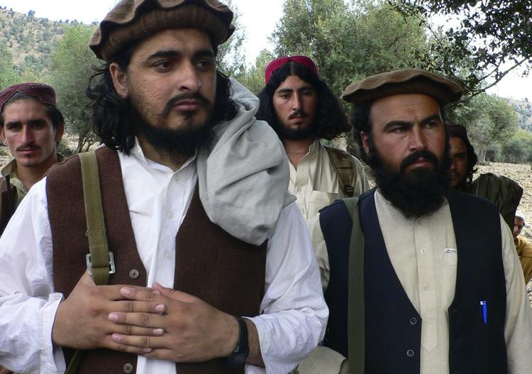 Gengældelse. Den pakistanske talibanleder, Hakimullah Mehsud, (til venstre) er muligvis dræbt af raketter  fra et føreløst amerikansk fly. 