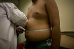 Nedtur. 20 mennesker forsøger at tabe sig, men endte med, at gulvet brasede sammen under dem. Det må da tage modet lidt fra en. 