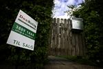 BOLIGKØB. Det er stadig svært for enlige at købe et hus på Frederiksberg, men i andre dele af landet, er det blevet meget lettere. 