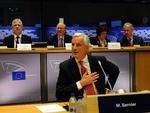 Selvsikker. Den franske kommissærkandidat Michel Barnier klarede parlamentets spørgsmål med glans og blev klappet ud efter høringen i går. 