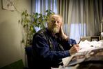 Samliv. Kurt Westergaard skal fremover have to PET-folk fast i baghaven. 