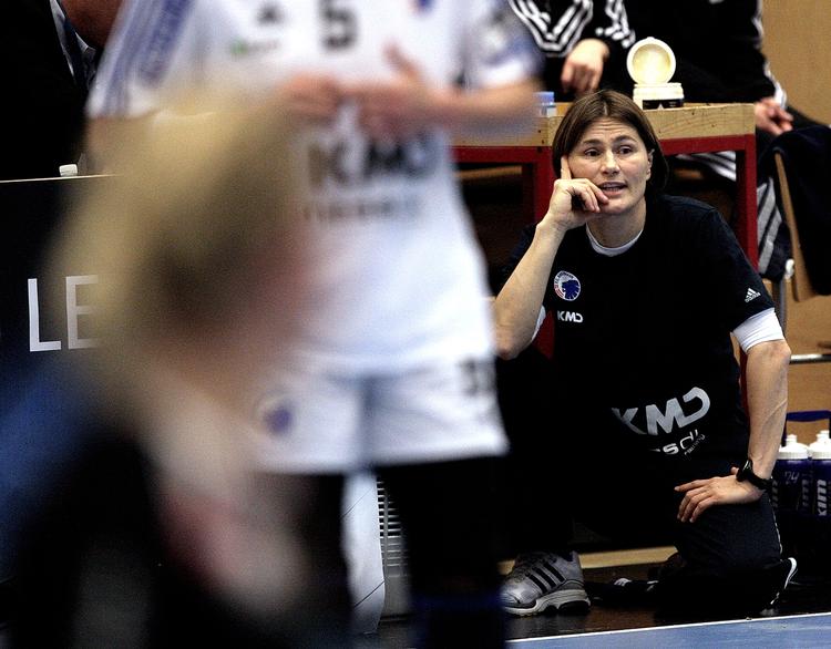 ude. Der bliver ikke flere Champions League-kampe til Anja Andersen og FCK efter gruppespillet, da Larvik overraskende tabte i Rusland. Arkivfoto. 