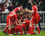 omslynget. Bayern Münchens spillere er ved at finde sammen som hold. I går gik det ud over Hoffenheim i premieren på forårssæsonen. 