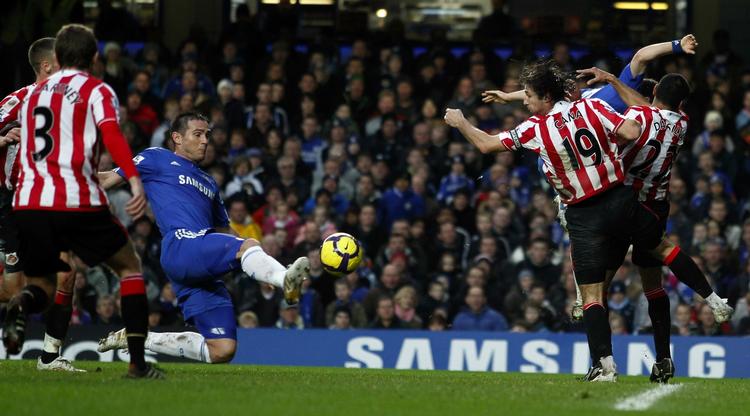 udspillet. Sunderland var på hælene det meste af kampen mod Chelsea på Stamford Bridge. Her scorer Frank Lampard til 4-0. 