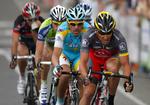 karriere-fald. Spanske Oscar Pereiro har oplevet en hurtig nedtur fra cykel-tinderne de seneste par år. Her ses han i anden position efter Lance Armstrong. Arkivfoto. 