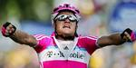 ETAPEVINDER. Da Matthias Kessler krydsede målstregen som vinder af 3. etape i Tour de France i 2006 bar han i modæstning til forleden den obligatoriske hjelm. Arkivfoto. 