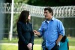 Tilgivelse. Julianna Marguilies  spiller 'The Good Wife', Alicia Florrick, som er gift med topjuristen Peter Florrick (Chris Noth). Han boller ved siden af,  men hun giver ham en muligvis helt ufortjent ny chance.  Foto: Craig Blankenhorn/CBS/TV 2 