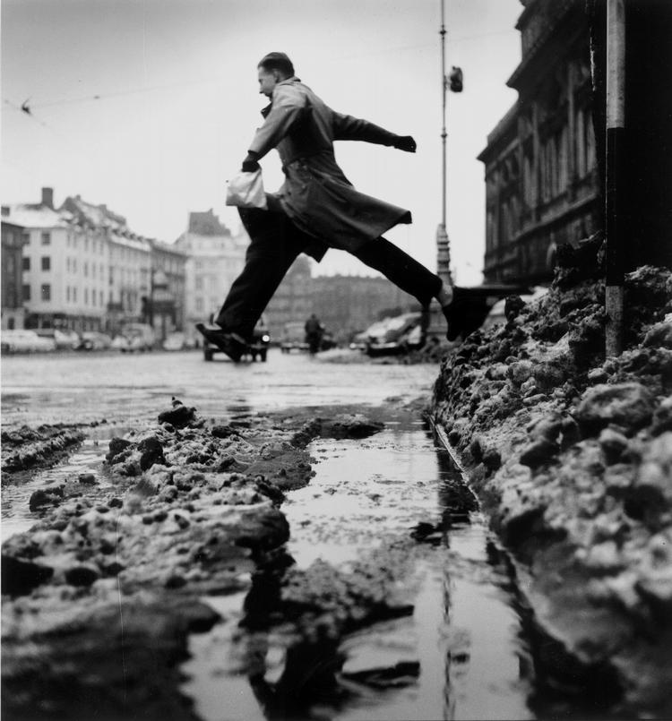 Føj. Det er mørkt og koldt, der er langt til jul, jeg har brudt mit sidste nytårsforsæt, har ingen penge og så er det mandag. Arkivfoto 