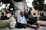 Haiti. I hovedstaden Port-au-Prince har folk slået lejr foran paladset. 