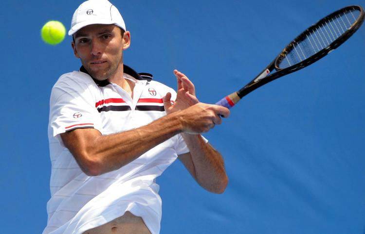 Ballade. Kroaten Ivo Karlovic spillede sig videre i Australian Open. Han er formentlig knapt så tilfreds med sine fans, der gik amok under kampen. 