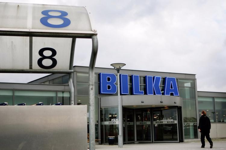Bilka forsøger at bilde kunderne ind, at et løbebånd er sat 2.000 kroner ned,. Men ældre prismærker og tidligere tilbudsaviser afslører, at det er løgn. 