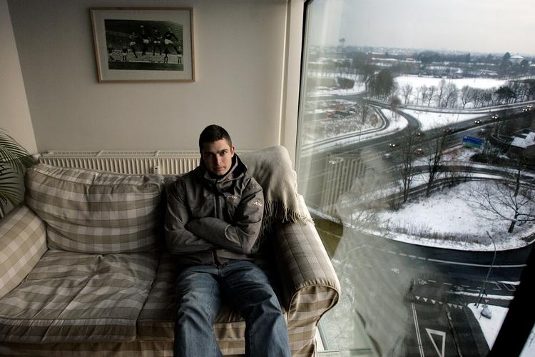 KOLDT. Kristian Casse har tre vintre i træk haft problemer med varmen. Når den svigter må han sidde med overtøj på indendørs 