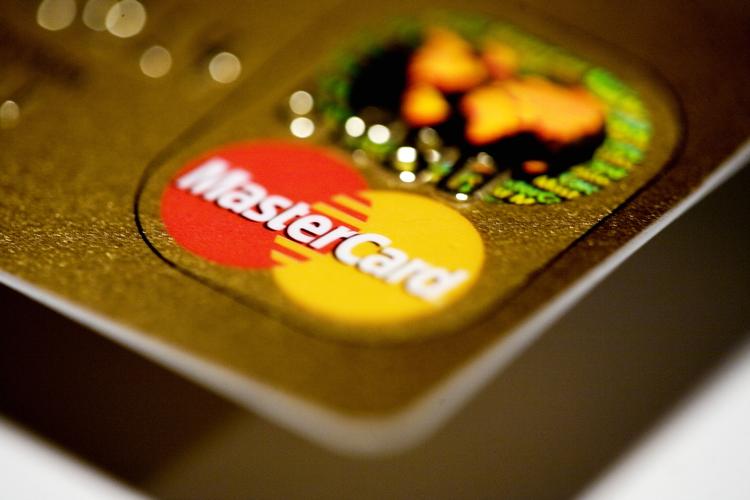 Nordea Finans fortæller kunderne, at det er almindeligt at aktivere et MasterCard inden det sendes til kunderne. Men Forbrugerrådet undrer sig over, at banken vil løbe sikkerhedsrisikoen. Arkiv 