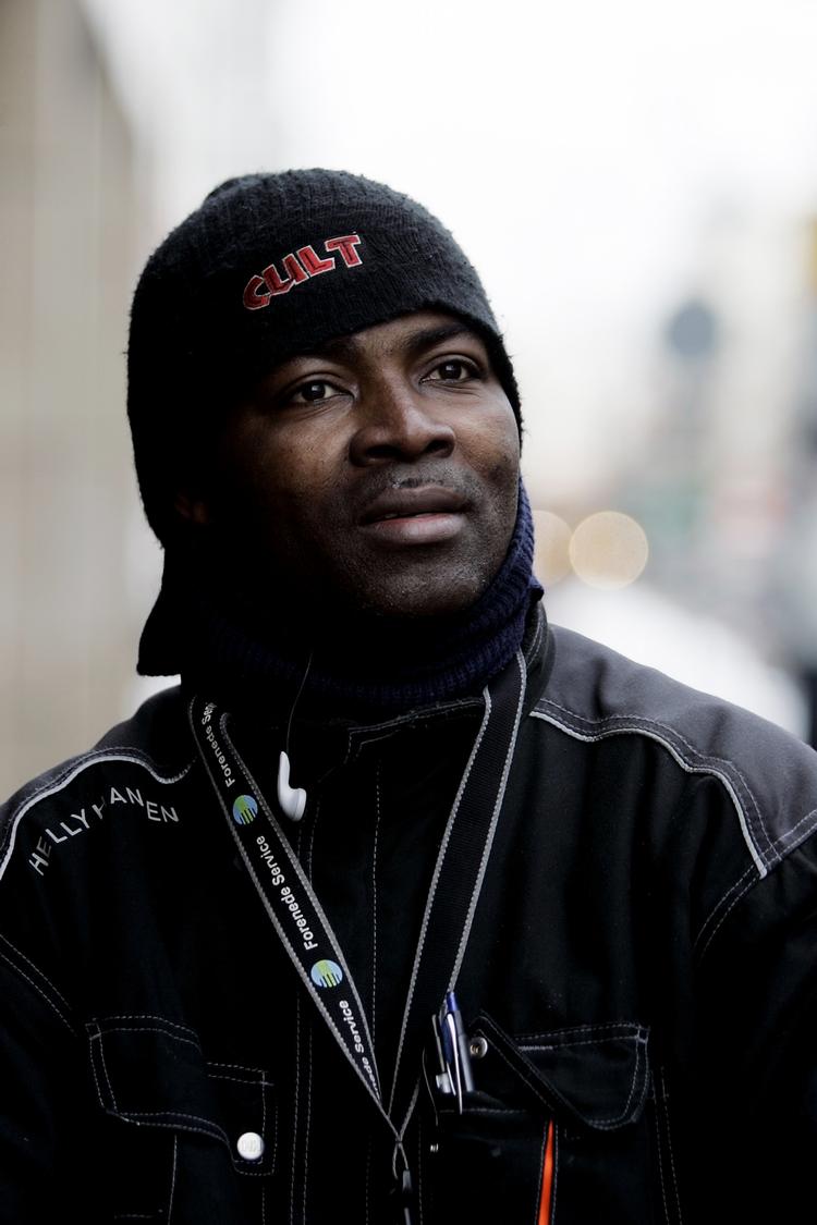 Afslag. Ousmane Biao er født i Togo og kom til Danmark som flygtning i 1993. Han blev dansk statsborger i 2002, men fik i 2004 afslag på at få sin ghanesiske ægtefælle til Danmark. 