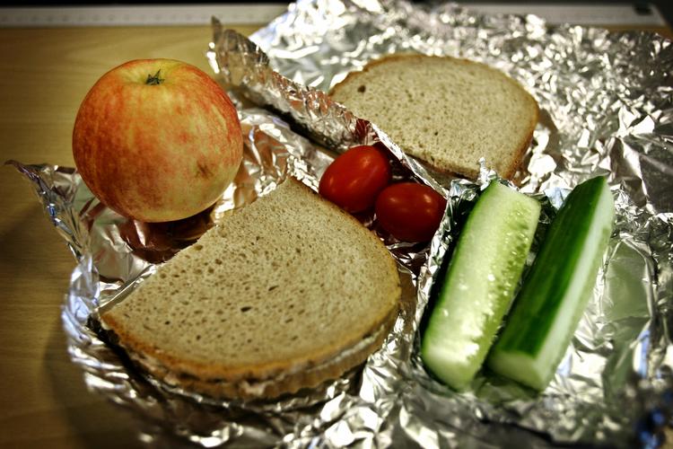 KOST. Cirka hver anden dansker får ikke den anbefalede mængde D-vitaminer. Måske skal det tilsættes vores brød. 