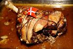 Vil man sætte et lam på bordet, der er mørt, saftigt og smager godt, skal man tilberede det ved svag varme. 
