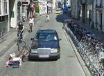 Styrt. Politiken.dk udfordrer læserne til at finde billeder som er endnu bedre end dette. Cyklisten her forsøgte at fotografere Googles bil med sin mobiltelefon, da han faldt. 