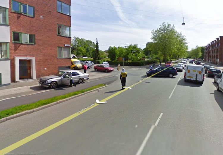 SAMMENSTØD. På Langelandsgade i Århus kørte trafikken ikke helt glat, da Googles fotografer var forbi, som Martin Poulsen har bemærket. 