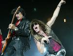 Legender. Joe Perry og Steven Tyler ses her sammen under en koncert i Tokyo i 2004. Arkivfoto. 