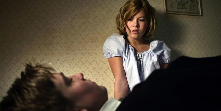 Uskyldstabet er det gennemgående tema i en film fra en tid, hvor angsten for graviditet og at blive kaldt et forsuttet bolsje endnu lagde en dæmper på ungdommens erotiske aktivitetsniveau. Foto: Martin Dam Kristensen 