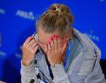 Slået. Skuffelsen var tydelig, da Caroline Wozniacki på et pressemøde skulle forklare sit nederlag. 