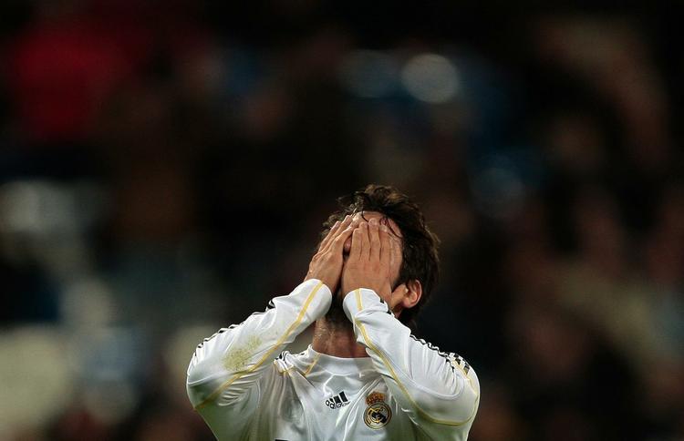 Ronaldo gav Mtiliga en blodtud. Begge spillere måtte forlade banen. 