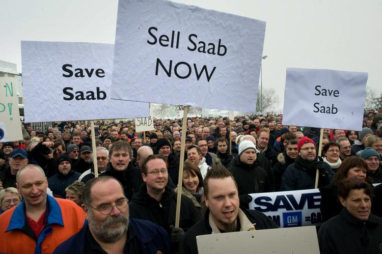 Redningsplan. Medarbejderne hos Saab har protesteret mod GM's planer om at lukke virksomheden. I dag er der gode nyheder til svenskerne. 