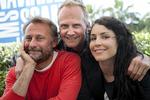 Vinderteam. Instruktør Niels Arden Oplev står her med hovedrolleindehaverne i Millenium-trilogien, Michael Nyqvist og Noomi Rapace under filmfestivalen i Cannes i 2009. Arkivfoto. 